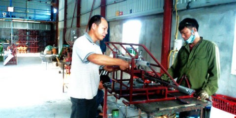 Nông dân Thái Bình chế máy cấy: Không đăng ký nổi bảo hộ